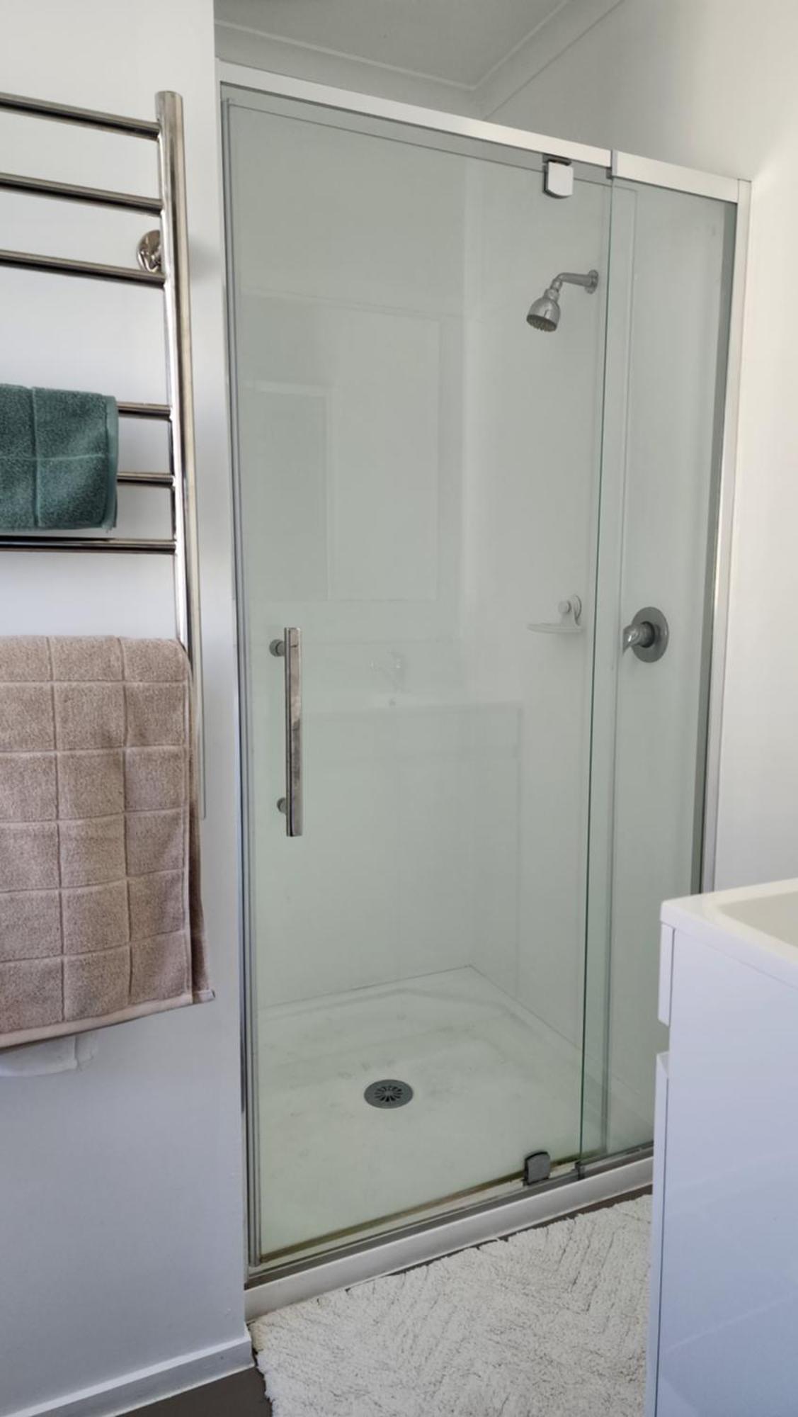 Oaktree Entire Holiday Home, Sleeps 8 To12 Rotorua Exterior photo